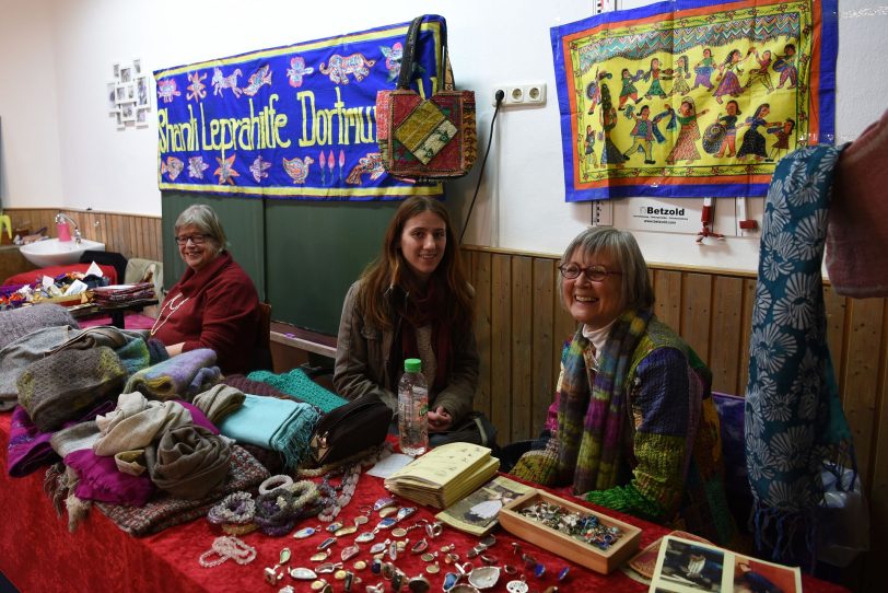 Kleidermarkt in der Hiberniaschule