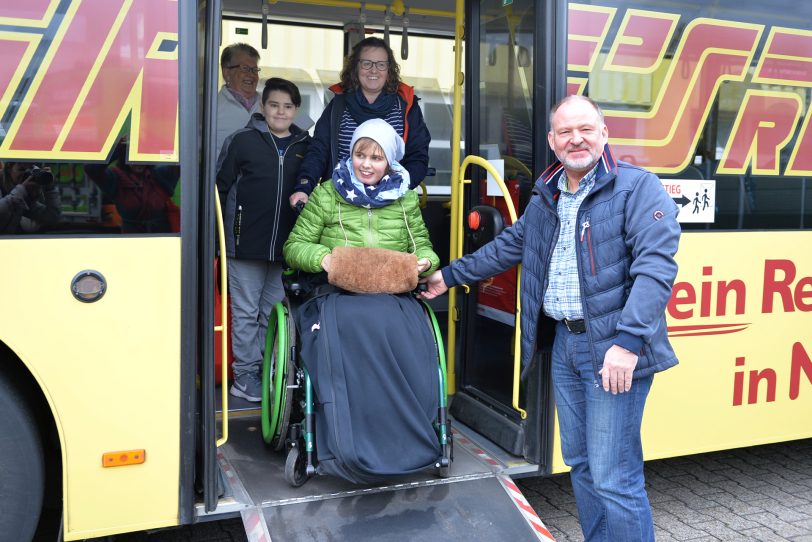 Magdalena Mönigs Herzenswunsch ging Erfüllung, sie ist noch einmal mit dem Schulbus gefahren.