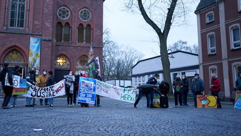 Die Klimabewegung Fridays for Future-Herne (FFF) zog am Freitag (10.12.2021) durch Wanne.