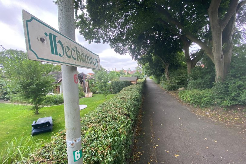 Der Heckenweg in Eickel soll, wenn es nach einem Antrag der SPD- und CDU-Bezirksfraktion geht, umbenannt werden. Dagegen regt sich Kritik.