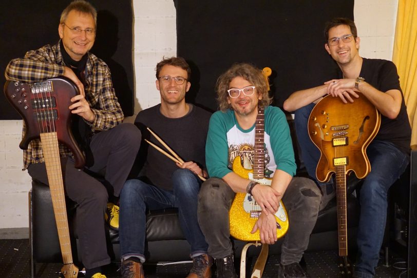 Die Bluesband '(s)M.A.S.H.IN' BLUE' sind von v.l. Manfred Flocke (b), Max Ziegler (d), Stefan Kasprik (voc,git), Henning Schröer (git)