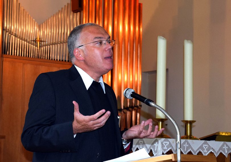 Dechant Christian Gröne beim ökumenischen Neujahrsempfang in der Lutherkirche.