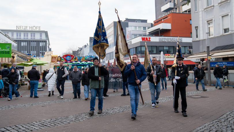 Eindrücke vom Donnerstag (7.3.2024), Eröffnungstag der City-Kirmes Herne in der Innenstadt, zwischen City-Center und Robert-Brauner-Platz. In der Mitte Marc Lichte, Schatzmeister der Herner Schaustellervereinigung.