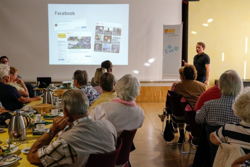 Patrick Mammen stellte den Besuchern verschiedene Facetten des Internets vor.