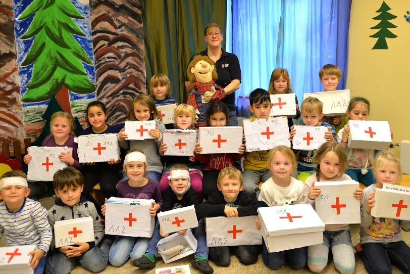 Schon die Kleinsten üben sich: Erste-Hilfe-Kursus mit dem DRK.