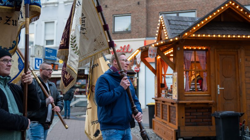 Eindrücke vom Donnerstag (7.3.2024), Eröffnungstag der City-Kirmes Herne in der Innenstadt, zwischen City-Center und Robert-Brauner-Platz. In der Mitte Marc Lichte, Schatzmeister der Herner Schaustellervereinigung.