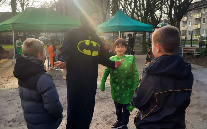 Batman war auch da und unterhielt die Kinder.