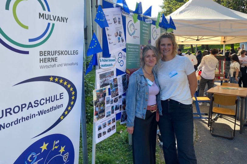 4. Zukunftstag am Mulvany Berufskolleg: Anna Große-Hovest und Martina Meyer.