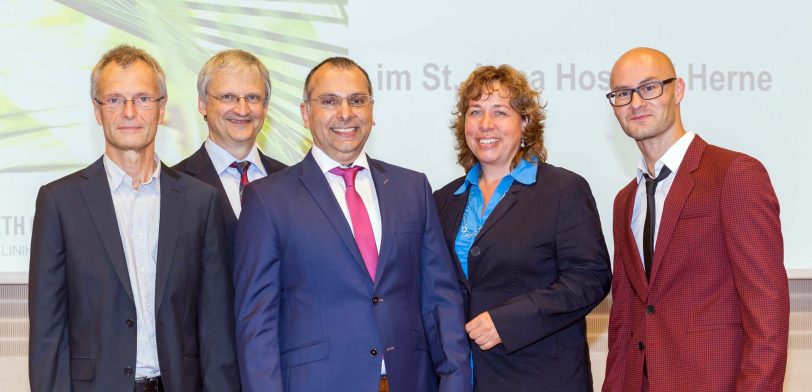 Dr. Nurettin Albayrak, Chefarzt der Klinik für Allgemein- und Viszeralchirurgie, informierte zusammen mit Experten aus verschiedenen Fachrichtungen zu minimal-invasiver Magen- und Speiseröhrenchirurgie.