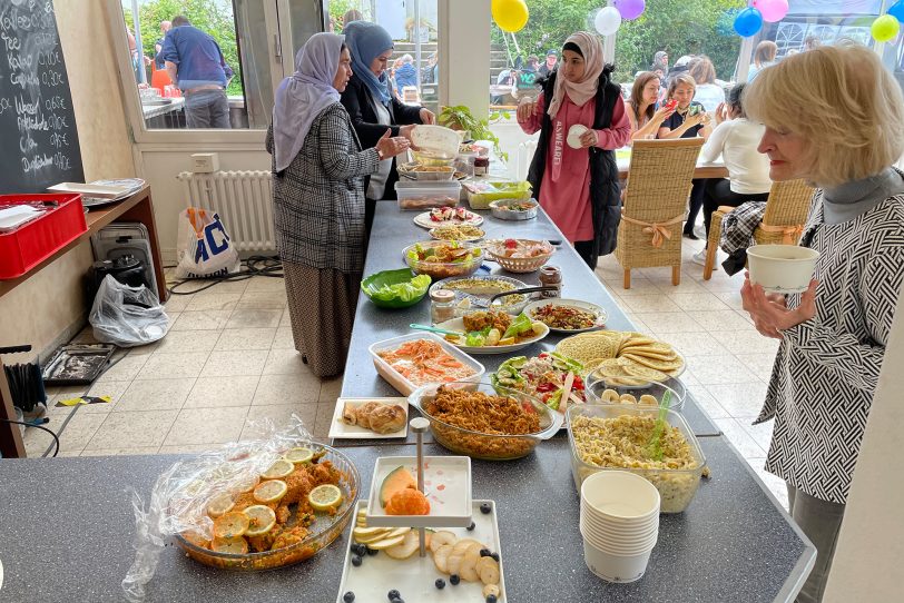 Köstlichkeiten aus aller Welt gab es beim Buffet.