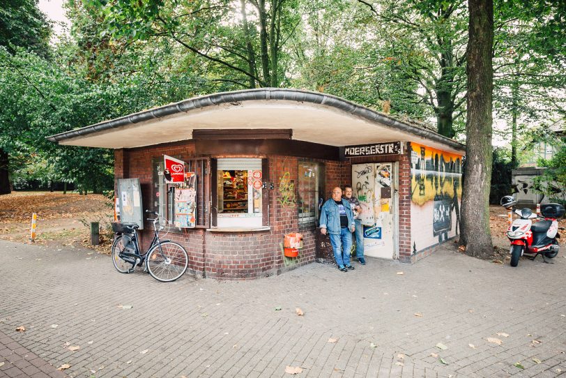 Die Trinkhalle als Treffpunkt: Reinaldo Coddou H. fotografierte die Duisburger Trinkhalle Kevin Sedda 2016.