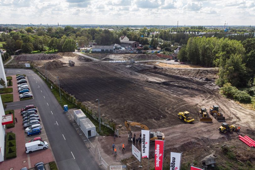 Die Mömax-Baustelle aus der Luft.