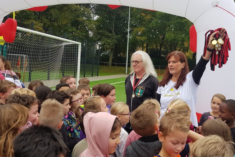 Rennen für das Zirkusprojekt: Sponsorenlauf der Grundschüler der Sonnenschule im Oktober 2022.