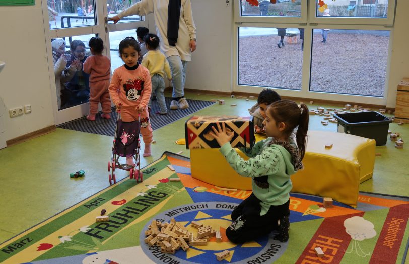 Der Elternintegrationskursus mit Kinderbetreuung ist an der Josefschule gestartet.