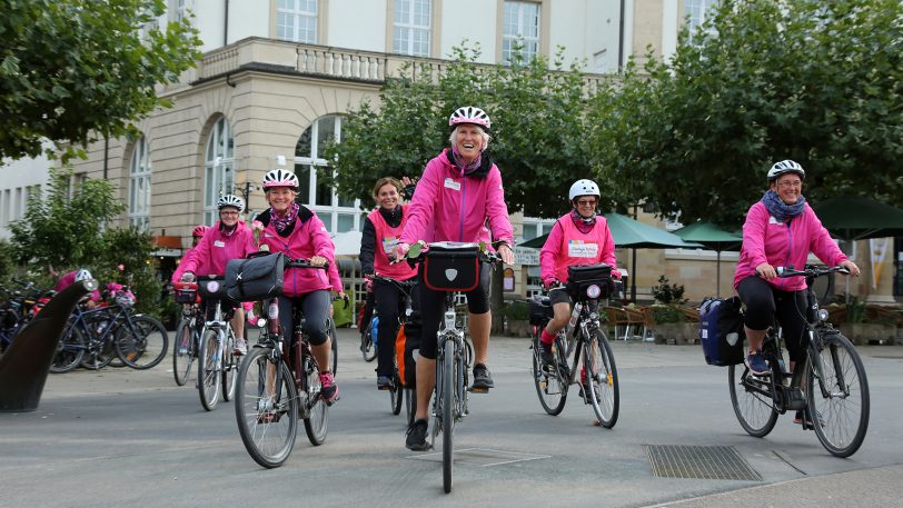 Die Pink Ribbon Fahrradtruppe.