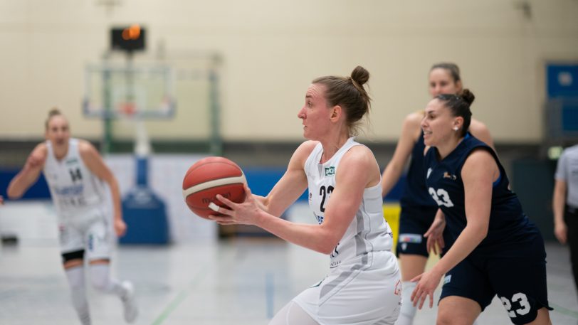 Die Basketballerinnen vom Herner TC gewinnen am Mittwoch (2.3.2022) mit 85:69 gegen die Capitol Bascats Düsseldorf.