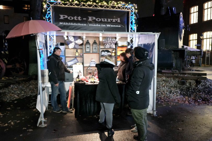 Impressionen vom 10. Mond-Weihnachtsmarkt.