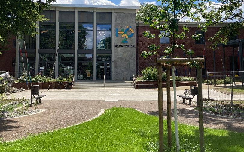 Der kleine Hölkeskampring am Stadtteilzentrum H2Ö wurde umgebaut - nun ist er ein Fuß- und Radweg und größtenteils autofrei.