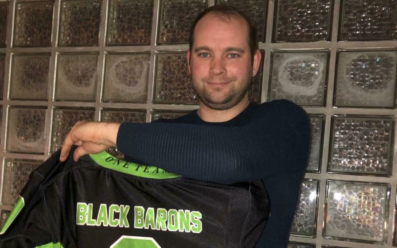 Einer der Gewinner eines Black Barons Trikots: Kevin Piper.