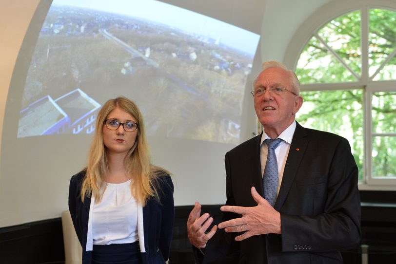 v.l. Janina Wrobel (Projektleiterin), Prof. em. Hubert Schulte-Kemper.