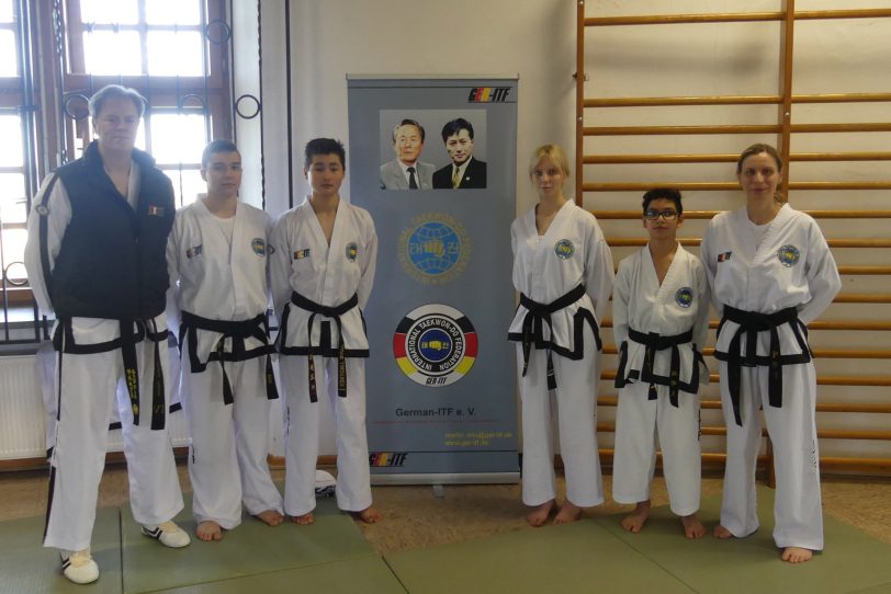 Teilnehmer des TKD-Wanne im Trainingscamp.