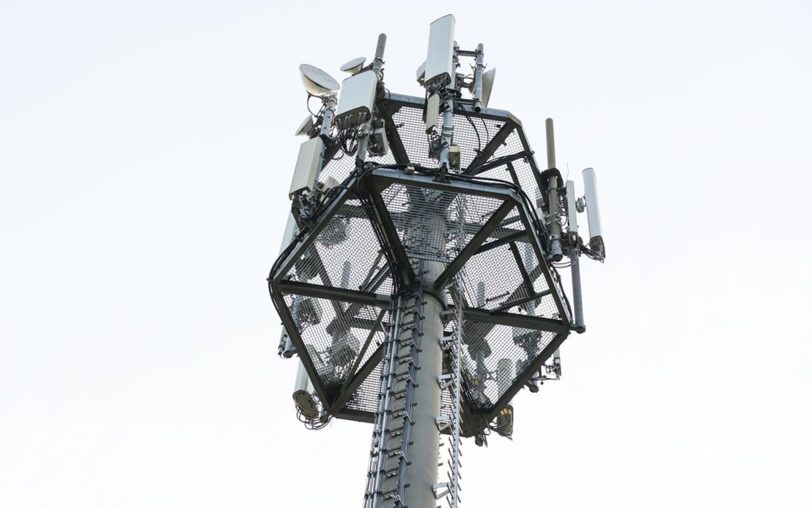 Vodafone modernisiert einen Mobilfunkmast in Sodingen (Symbolbild).