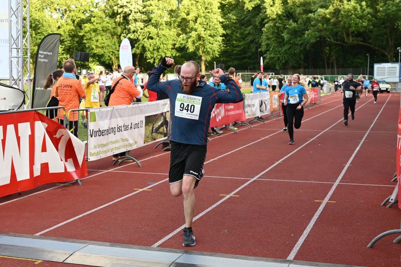 Die Läufer beim Zieleinlauf.