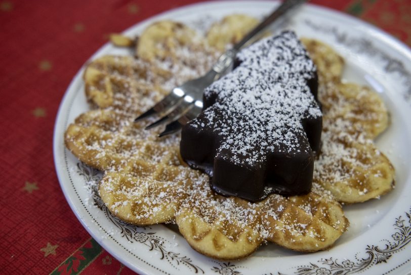 Zum Nachtisch gab es Waffeln mit Marzipaneis.