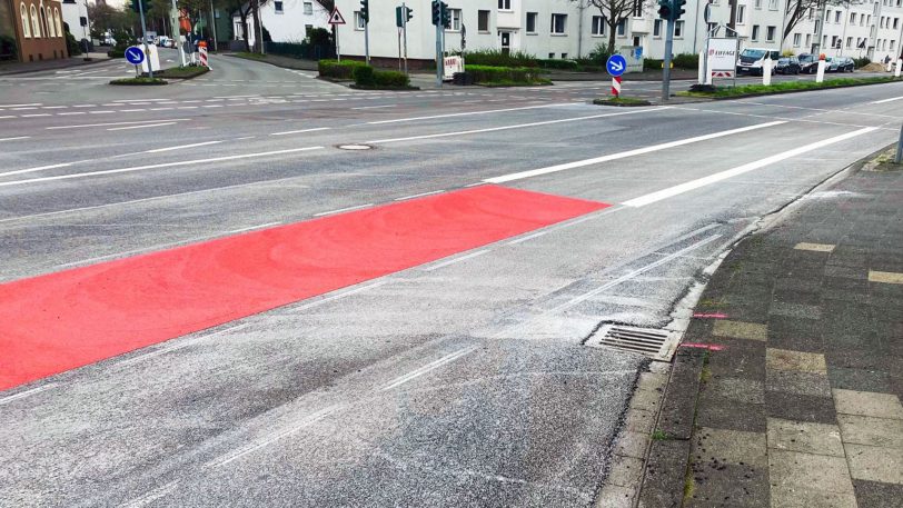 So sieht der neu markierte Radweg aus.