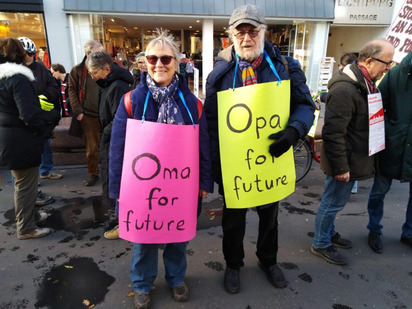 Omas und Opas for future am 29. November auf der Herner Bahnhofstraße