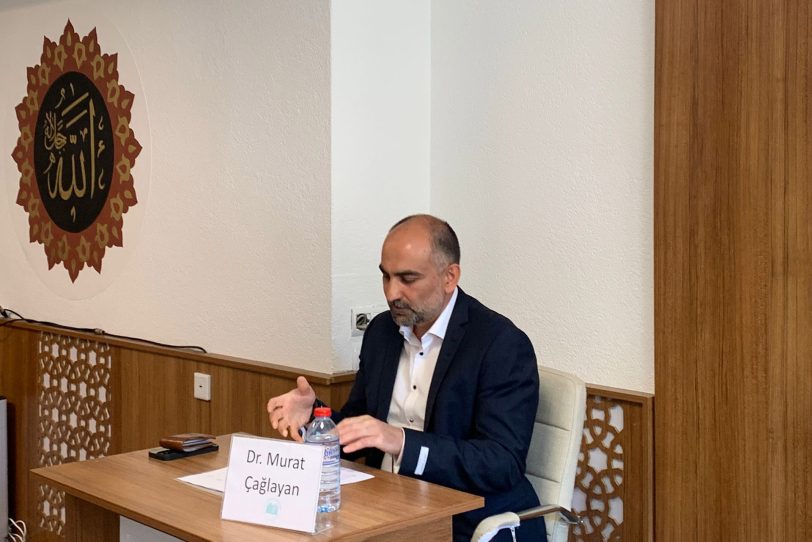 Dr. Murat Çağlayan in der Islamischen Gemeinde Röhlinghausen.