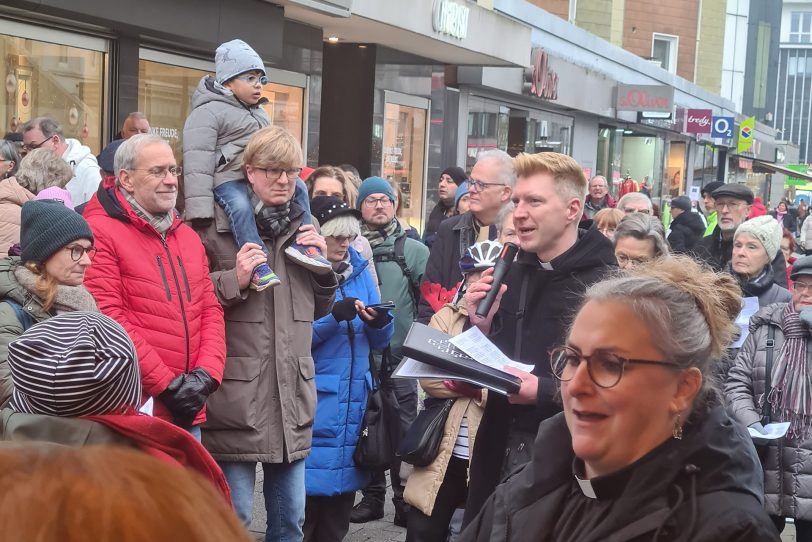 Offenes Adventssingen der Haranni Gemeinde und der Pfarrei St. Dionysius im Dezember 2025.