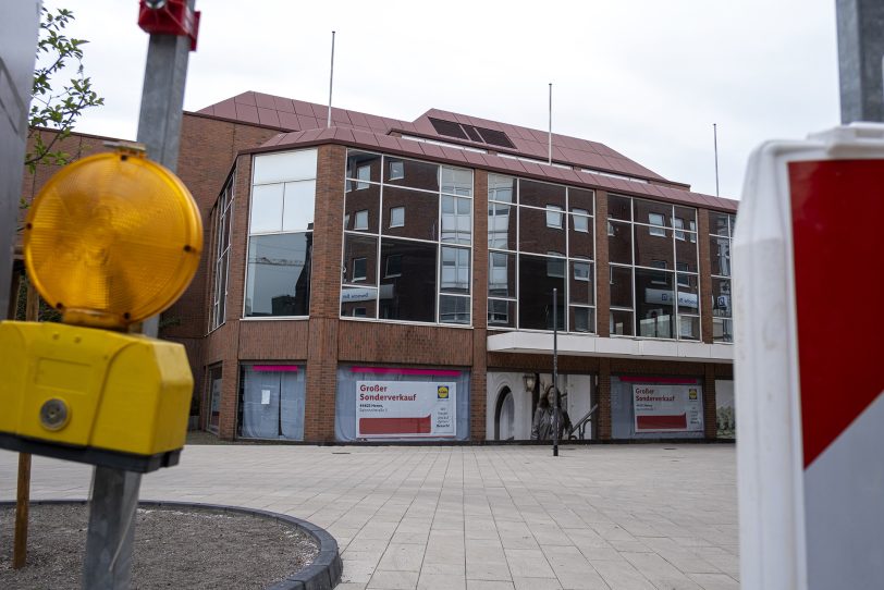 Das leerstehende Adler-Gebäude wird abgerissen.