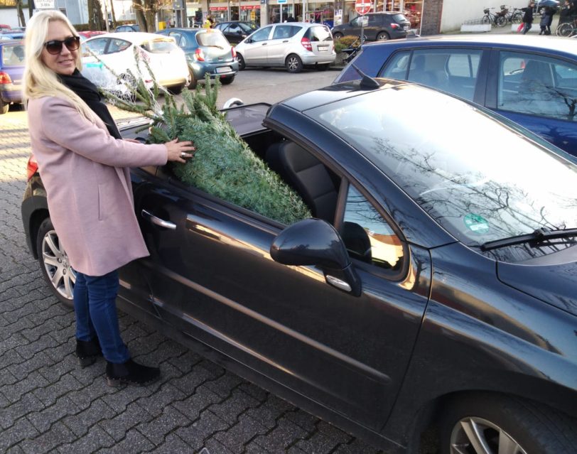 Tannenbaumkauf mit Cabrio.