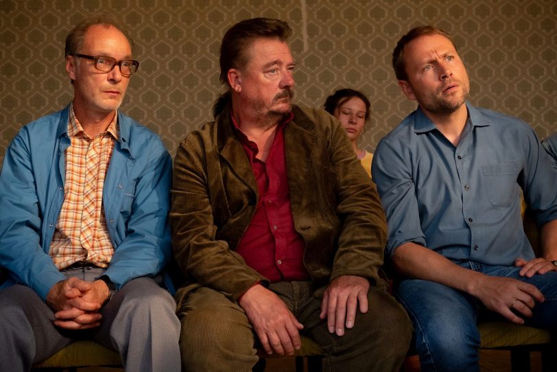 Auf der „Anklagebank“ sitzen Lunkewitz (Martin Brambach), Markowski (Peter Kurth) und Robert (Max Riemelt).