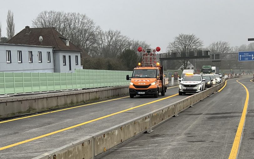 Der Verkehr läuft seit Donnerstag (12.12.2024) über die neue A40-Brücke am Bochumer Schlachthof.