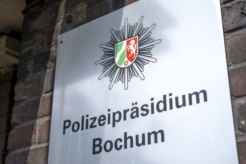 Die Polizei sucht einen flüchtigen Kioskräuber (Symbolbild).