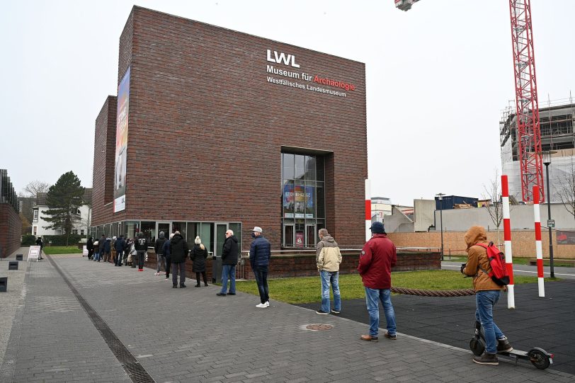 Das Adventsimpfen lockte zahlreiche Menschen zu der Impfstelle am LWL-Museum.