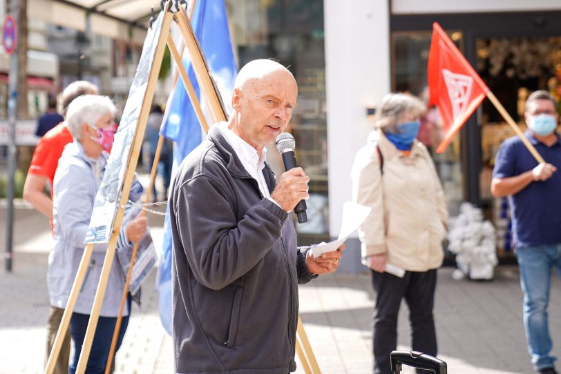 Antikriegstag am Kugelbrunnen: Pfarrer Martin Dohmke.