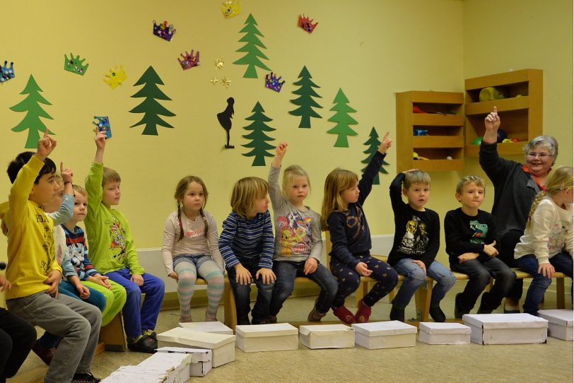 Erste-Hilfe-Kursus für Kinder im Familienzentrum Dreifaltigkeit.