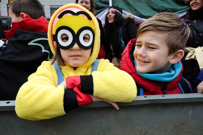 Robert Freise hat den Rosenmontagszug am Robert-Brauner-Platz mit seiner Kamera festgehalten.