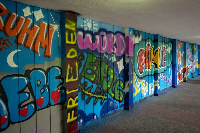 Diese Wand wurde von den Schülern gestaltet.