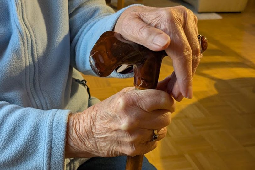 Immer mehr Senioren werden von angehörigen zu Hause gepflegt.