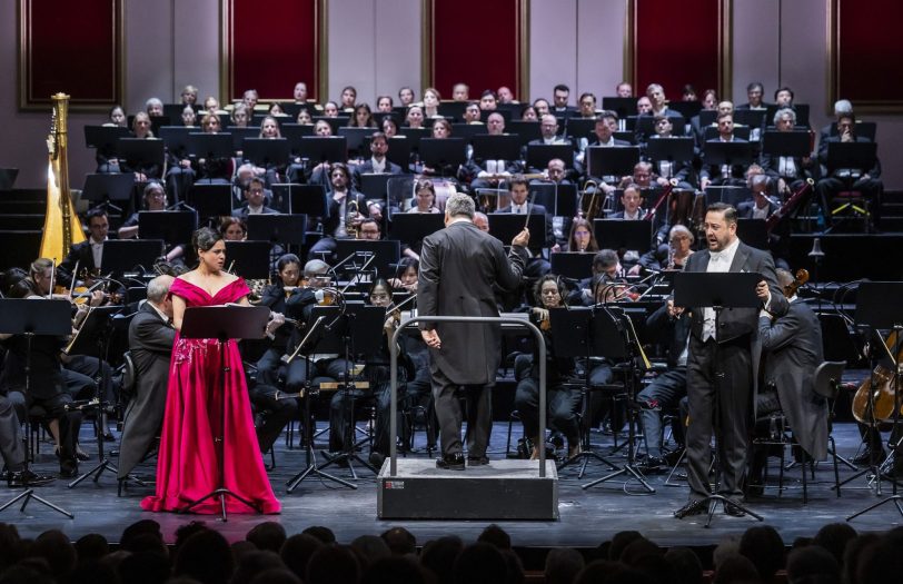 Zu Recht mit Ovationen gefeiert: Stacey Alleaume in der Titelpartie und Bogdan Baciu als Filippo Maria Visconti in der konzertanten Bellini-Produktion der Rheinoper. Foto: Jochen Quast