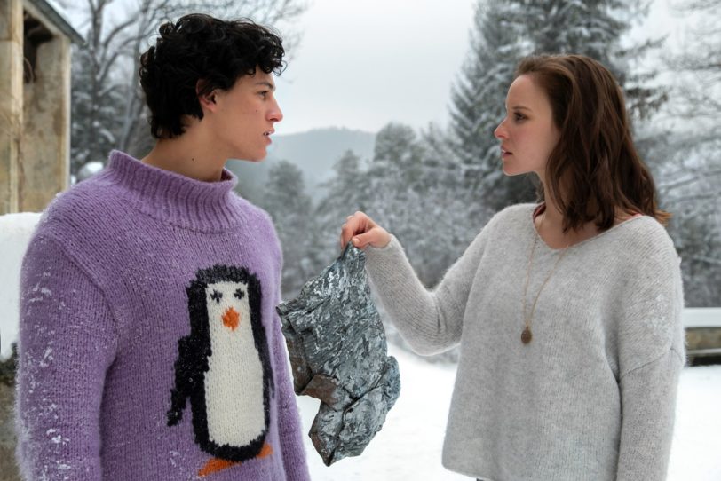 Emilio Sakraya (Denis) und Sonja Gerhardt (Charlotte).