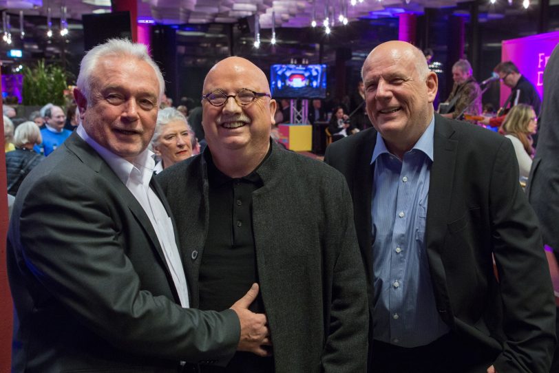 Unser Archivfoto zeigt v.l. Wolfgang Kubicki, Mondpalast-Prinzipal Christian Stratmann und Thomas Nückel.