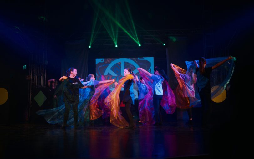 Teilnehmer der Durchdrehen-Projekte präsentierten eigens entwickelte und einstudierte Choreografien im Circus Schnick-Schnack.