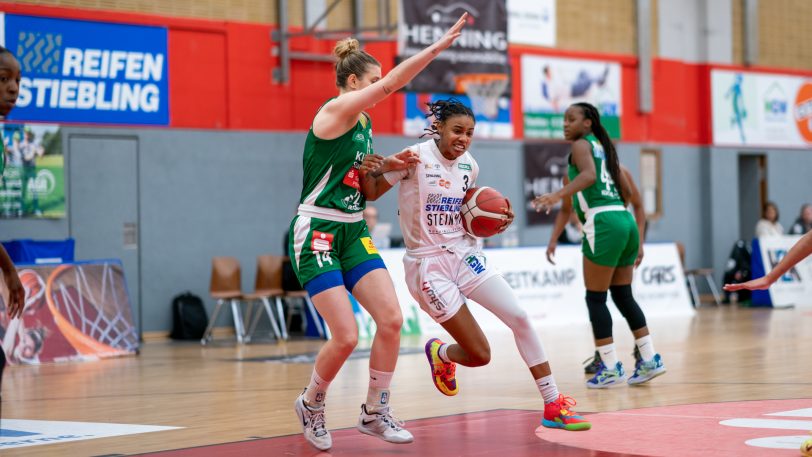 Die Basketball-Damen vom HTC gewinnen am Sonntag (6.11.2022) gegen die Rutronik Stars Keltern mit 73:71 nach Verlängerung. Am Ball Lianna Tillman