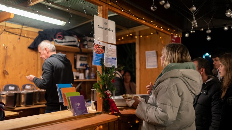 Wewole Adventsmarkt 2022. An zwei Tagen lockt der Wewole Adventsmarkt in die Gärtnerei an der Nordstraße. Hier Eindrücke am Abend.