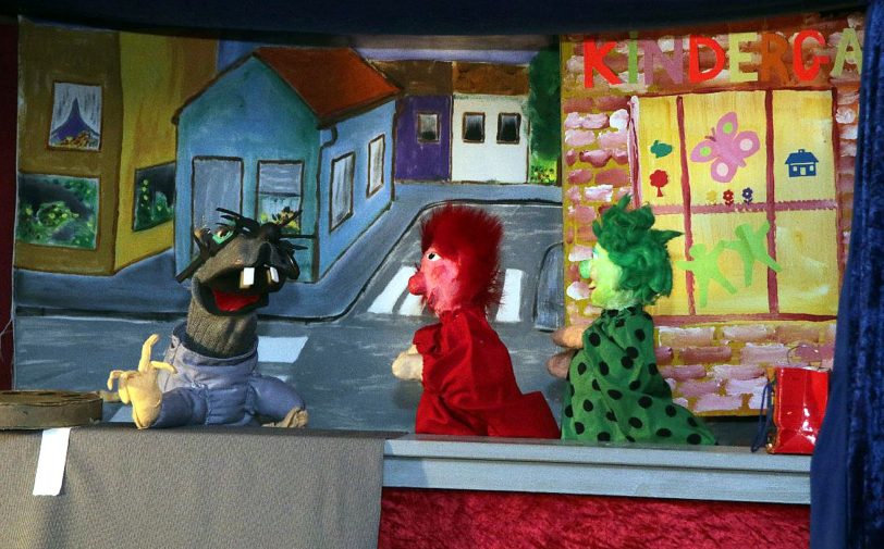 Premiere der neuen Ampelmännchen im Kindergarten St. Laurentius.